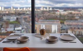 Quayside Penthouse 2 Bedroom Ensuite Near Media City & Manchester United