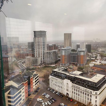 Quayside Penthouse 2 Bedroom Ensuite Near Media City & Manchester United Exterior photo