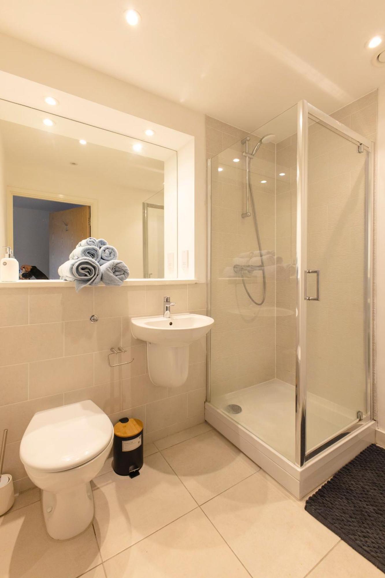 Quayside Penthouse 2 Bedroom Ensuite Near Media City & Manchester United Exterior photo
