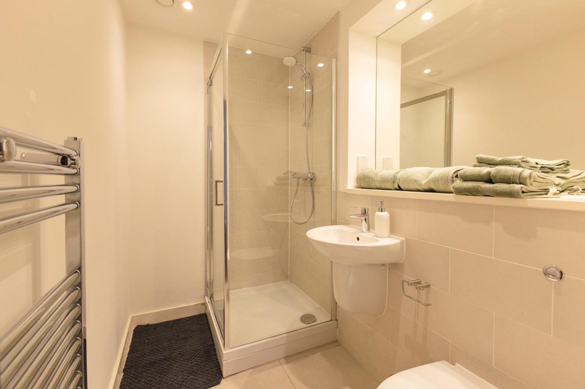 Quayside Penthouse 2 Bedroom Ensuite Near Media City & Manchester United Exterior photo